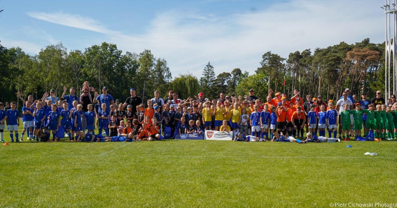 Prawie 600 piłkarzy i piłkarek wzięło udział w Wielkopolskim Turnieju Gzubów!